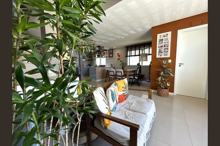 Casa para alugar com 127m², 3 quartos e 2 vagasSala