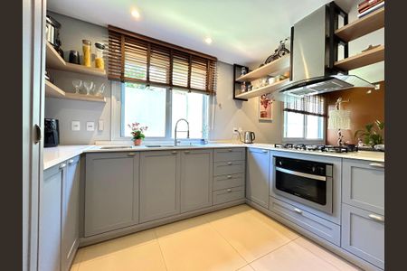 Casa para alugar com 127m², 3 quartos e 2 vagasCozinha 