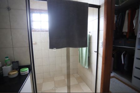 Casa para alugar com 300m², 2 quartos e 6 vagasBanheiro da Suíte