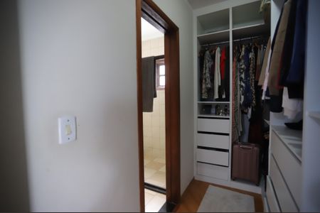 Casa para alugar com 300m², 2 quartos e 6 vagasCloset da suíte
