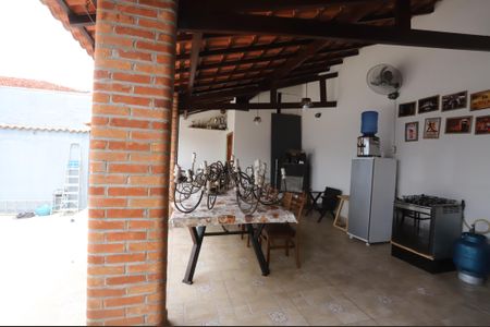 Casa para alugar com 300m², 2 quartos e 6 vagasChurrasqueira 