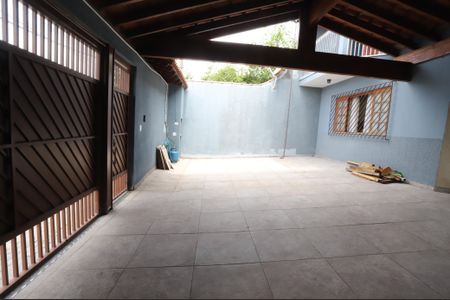 Casa para alugar com 300m², 2 quartos e 6 vagasGaragem