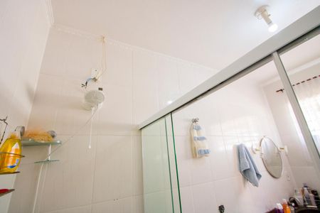 Casa à venda com 250m², 3 quartos e 4 vagas Casa à venda com 250m², 3 quartos e 4 vagasBanheiro do quarto 1