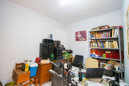 Casa à venda com 250m², 3 quartos e 4 vagas Casa à venda com 250m², 3 quartos e 4 vagasEscritório