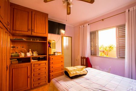 Casa à venda com 250m², 3 quartos e 4 vagas Casa à venda com 250m², 3 quartos e 4 vagasQuarto 1 - Suíte