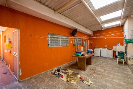 Casa à venda com 250m², 3 quartos e 4 vagas Casa à venda com 250m², 3 quartos e 4 vagasÁrea de serviço