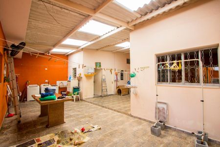 Casa à venda com 250m², 3 quartos e 4 vagas Casa à venda com 250m², 3 quartos e 4 vagasÁrea de serviço