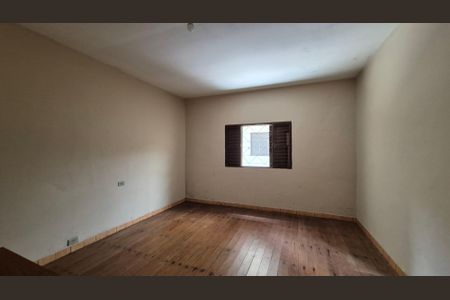 Casa para alugar com 160m², 3 quartos e 1 vagaQuarto - Casa fundos