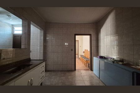 Casa para alugar com 160m², 3 quartos e 1 vagaCozinha - Casa fundos