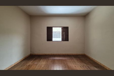 Casa para alugar com 160m², 3 quartos e 1 vagaQuarto - Casa fundos