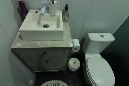 Casa à venda com 253m², 3 quartos e 2 vagasBanheiro Social 2