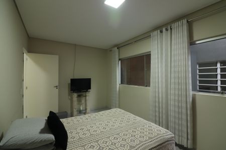 Casa à venda com 253m², 3 quartos e 2 vagasQuarto 2