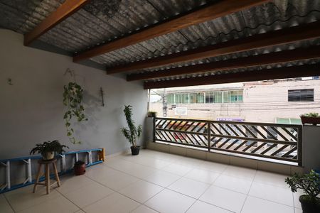 Casa à venda com 253m², 3 quartos e 2 vagasVaranda
