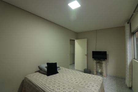 Casa à venda com 253m², 3 quartos e 2 vagasQuarto 2