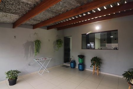Casa à venda com 253m², 3 quartos e 2 vagasVaranda