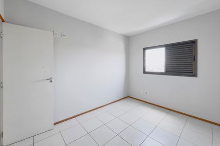 Apartamento para alugar com 72m², 2 quartos e 1 vaga Apartamento para alugar com 72m², 2 quartos e 1 vagaQuarto