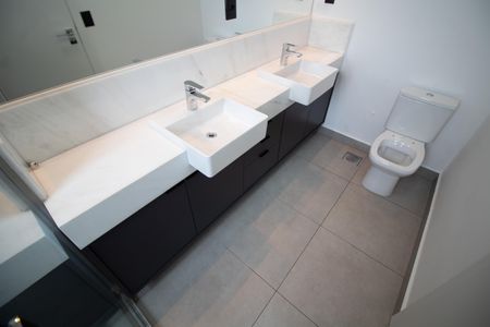 Apartamento para alugar com 149m², 3 quartos e 2 vagasBANHEIRO DA SUITE 1