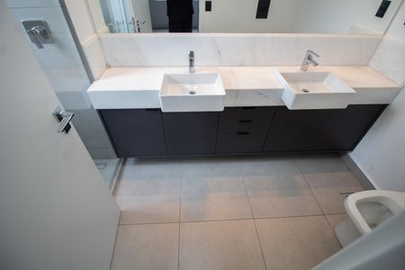 Apartamento para alugar com 149m², 3 quartos e 2 vagasBANHEIRO DA SUITE 1