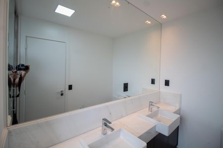 Apartamento para alugar com 149m², 3 quartos e 2 vagasBANHEIRO DA SUITE 1