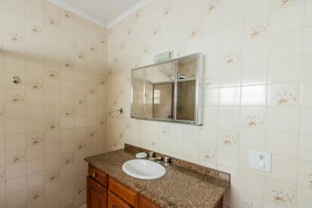 Casa para alugar com 260m², 4 quartos e 5 vagasBanheiro da Suíte