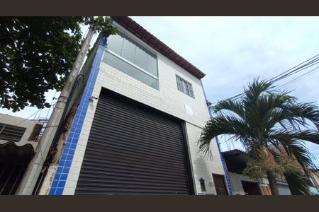 Apartamento para alugar com 70m², 2 quartos e sem vagaFachada