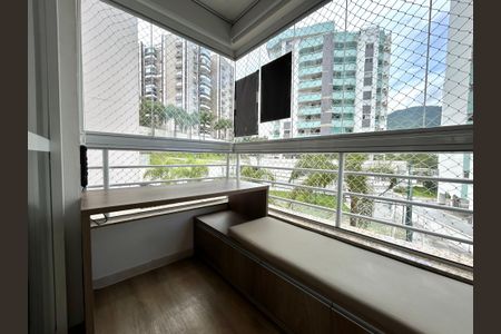 Varanda da Sala de apartamento para alugar com 2 quartos, 74m² em Itacorubi, Florianópolis