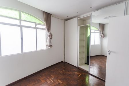 Apartamento para alugar com 120m², 3 quartos e 2 vagas Apartamento para alugar com 120m², 3 quartos e 2 vagasSuíte