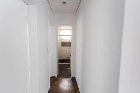 Corredor de apartamento para alugar com 3 quartos, 120m² em Santa Lúcia, Belo Horizonte