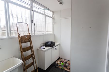 Apartamento para alugar com 120m², 3 quartos e 2 vagas Apartamento para alugar com 120m², 3 quartos e 2 vagasÁrea de Serviço