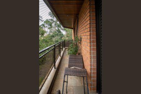 Apartamento à venda com 361m², 4 quartos e 4 vagasVaranda suíte 1 e 2 