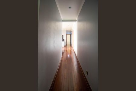 Apartamento à venda com 361m², 4 quartos e 4 vagasCorredor