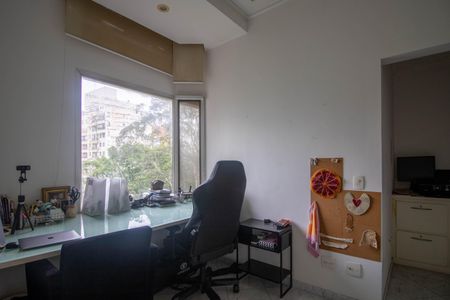 Apartamento à venda com 361m², 4 quartos e 4 vagasEscritório