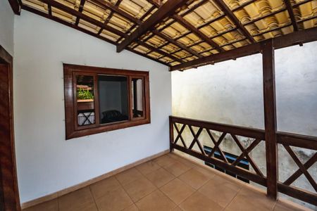 Casa à venda com 169m², 3 quartos e 4 vagasVaranda