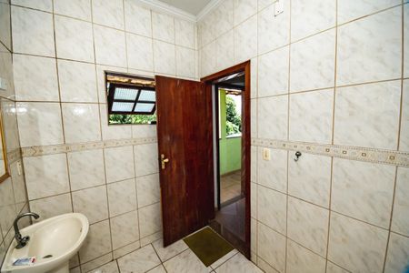 Casa à venda com 169m², 3 quartos e 4 vagasBanheiro Quarto 1