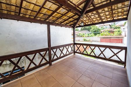 Casa à venda com 169m², 3 quartos e 4 vagasVaranda