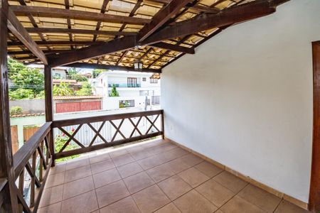 Casa à venda com 169m², 3 quartos e 4 vagasVaranda