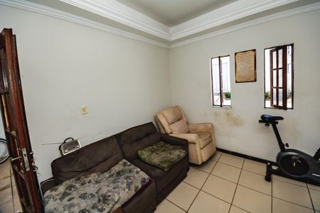 Casa à venda com 169m², 3 quartos e 4 vagasSala