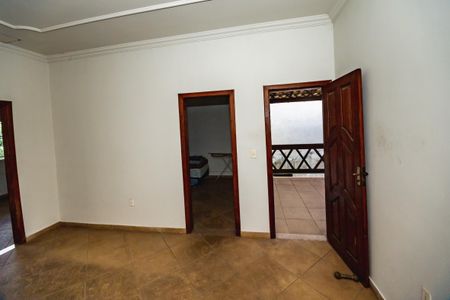 Casa à venda com 169m², 3 quartos e 4 vagasSala 2