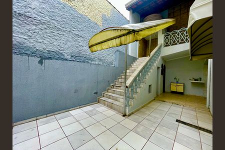 Casa à venda com 415m², 4 quartos e sem vagaQuintal