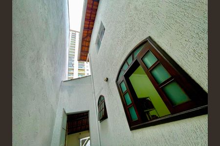 Casa à venda com 415m², 4 quartos e sem vagaDetalhe da área externa