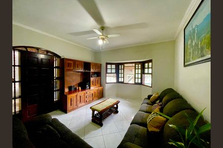 Casa à venda com 415m², 4 quartos e sem vagaSala