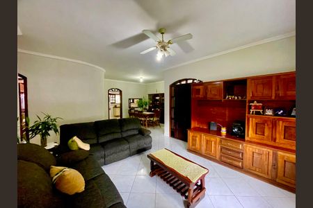 Casa à venda com 415m², 4 quartos e sem vagaSala