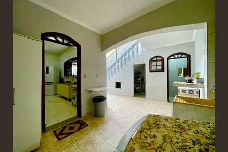 Casa à venda com 415m², 4 quartos e sem vagaÁrea de Serviço