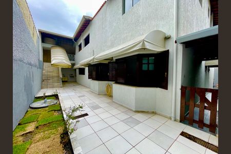 Casa à venda com 415m², 4 quartos e sem vagaQuintal