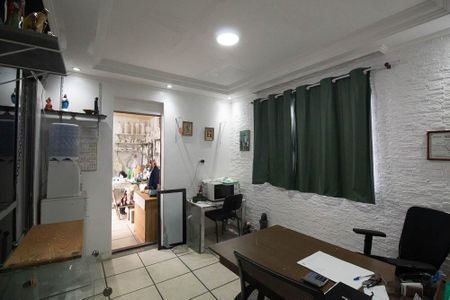 Casa para alugar com 240m², 3 quartos e 2 vagasSalão
