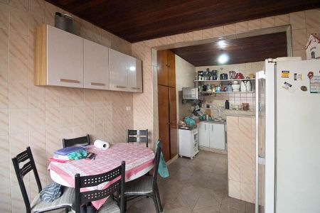 Casa para alugar com 240m², 3 quartos e 2 vagasCozinha 