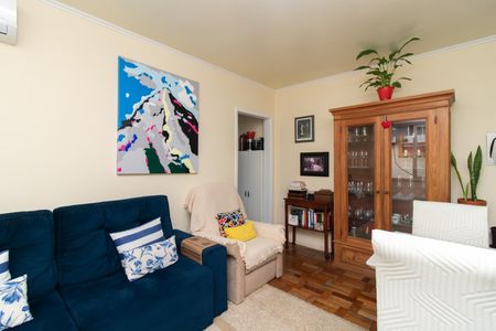 Sala de apartamento para alugar com 1 quarto, 42m² em Medianeira, Porto Alegre