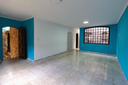 Casa para alugar com 3 quartos, 200m² em Vila Rio de Janeiro, Guarulhos