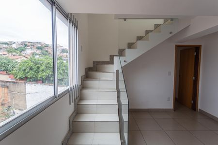 Apartamento à venda com 110m², 2 quartos e 2 vagasEscada de Acesso a Cobertura
