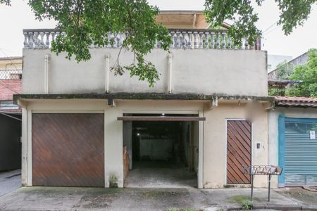 Casa à venda com 480m², 7 quartos e 4 vagas Casa à venda com 480m², 7 quartos e 4 vagasFachada